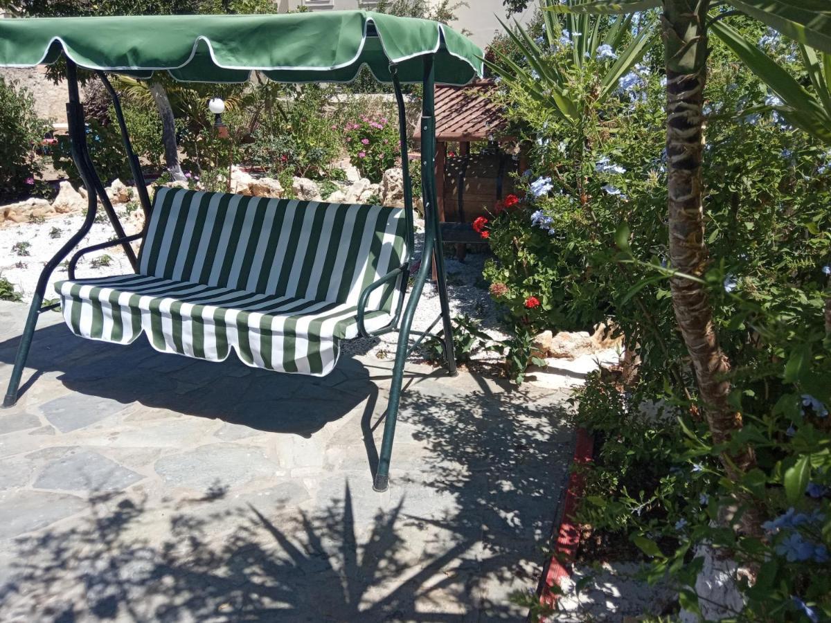 Εlegant Villa Liakos Pigí Exteriör bild