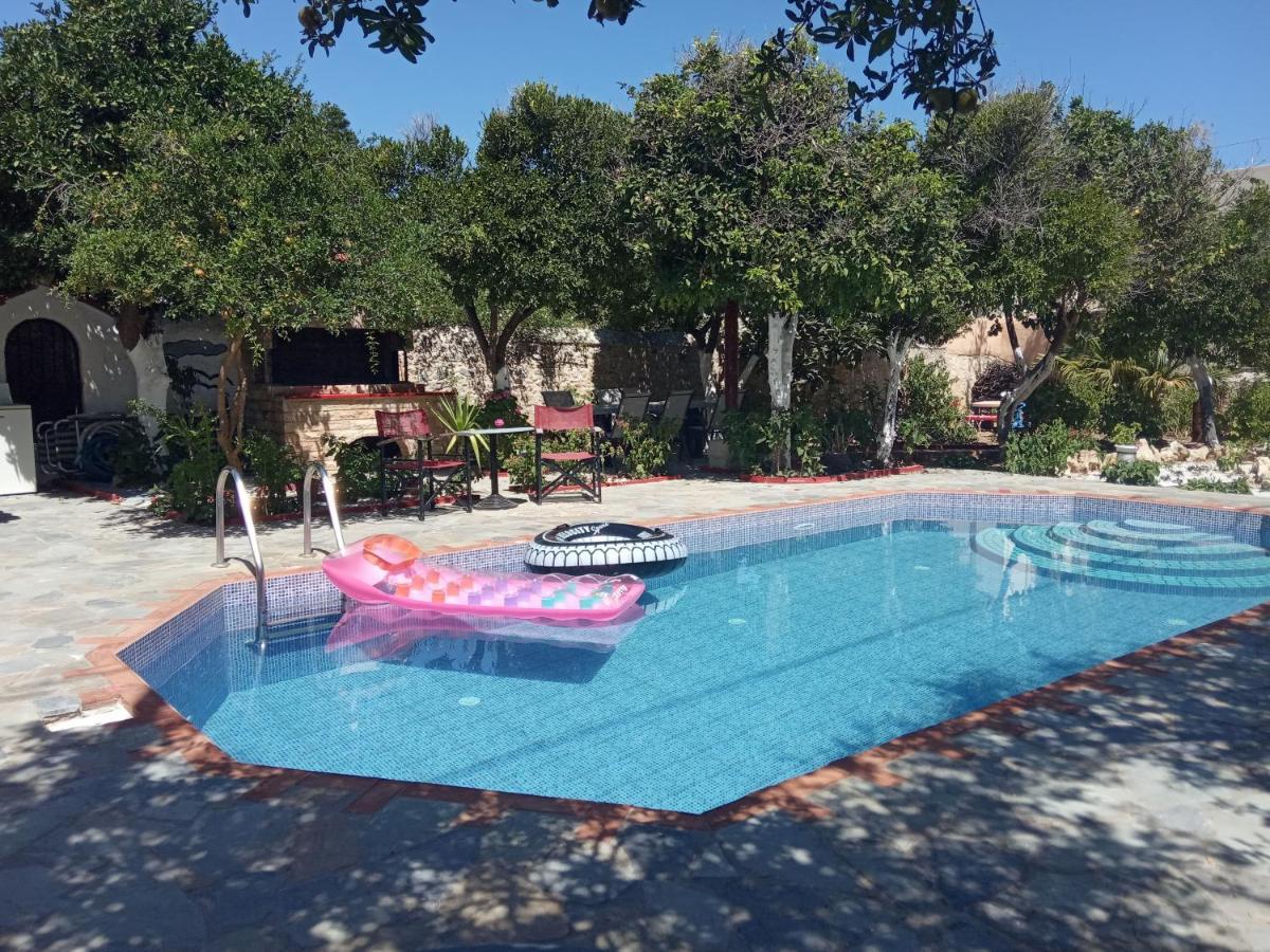 Εlegant Villa Liakos Pigí Exteriör bild