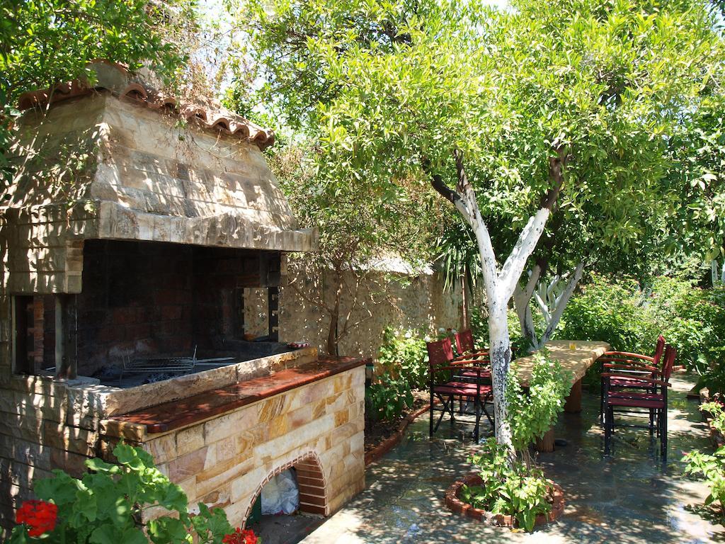 Εlegant Villa Liakos Pigí Exteriör bild