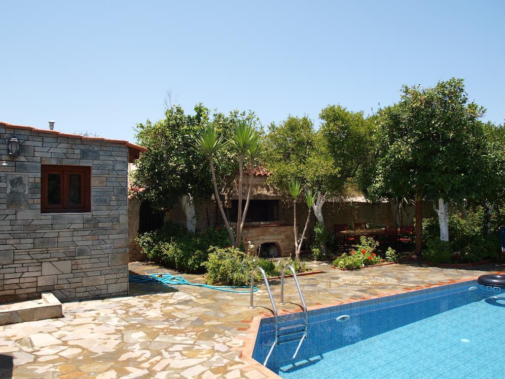 Εlegant Villa Liakos Pigí Exteriör bild