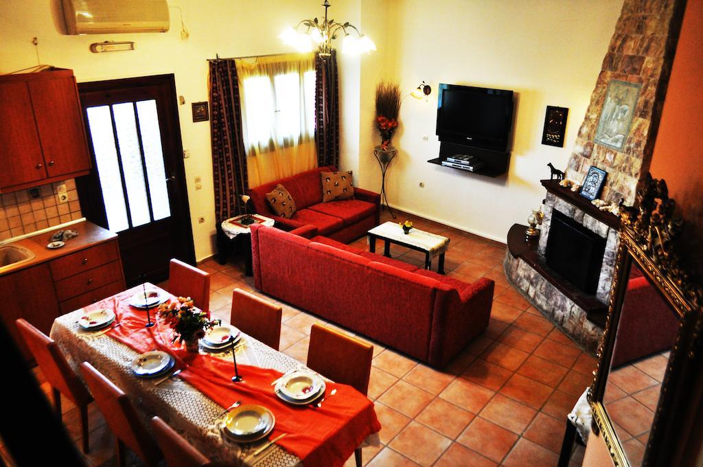 Εlegant Villa Liakos Pigí Exteriör bild